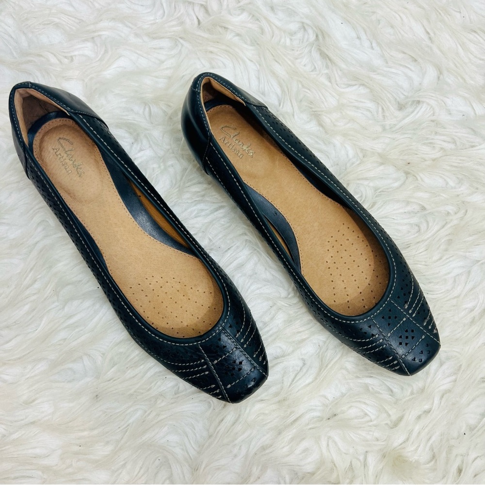 Clarks Artisan Slip On Heeled Loafers Leather Upper Size 11